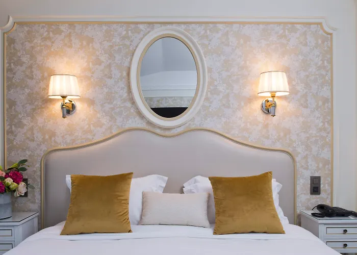 Hotel Saint-Petersbourg Opera & Spa